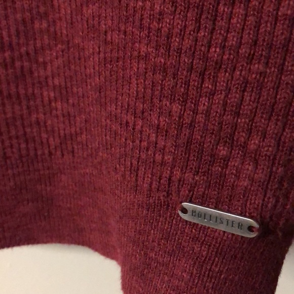 Sweet little cropped sweater from Hollister Co.! - Picture 2 of 5